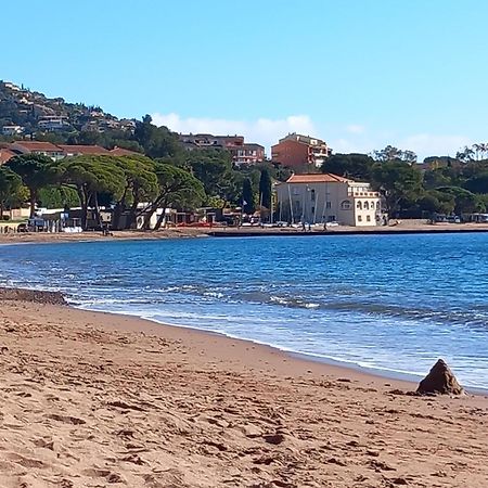 Appartement Vue Mer Piscines Parking Les Coraux Agay Plage Saint-Raphaël Eksteriør billede