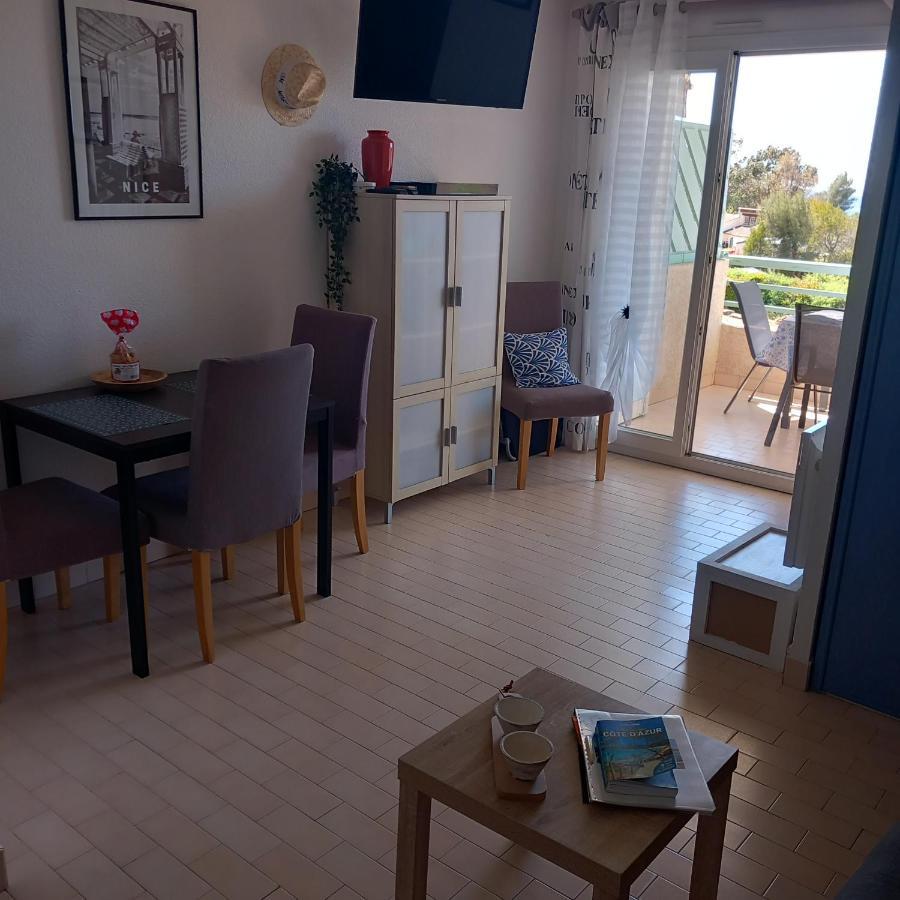 Appartement Vue Mer Piscines Parking Les Coraux Agay Plage Saint-Raphaël Eksteriør billede